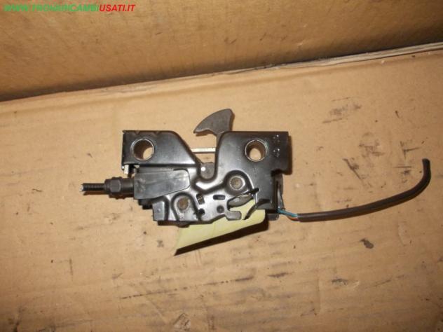 SERRATURA COFANO ANT. SEAT IBIZA (6J) 5p / SC 3p  Carrozzeria  Lamierati esterni  Cofano  Serratura cofano SEAT - IBIZA - 01-06-2008 - 01-04-2012
