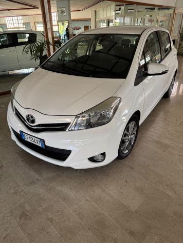 Toyota Yaris 1.4 D-4D 5 porte Lounge - Foto 2