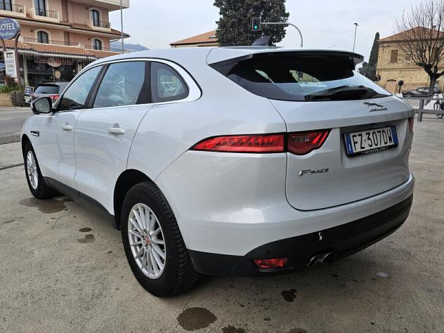 Jaguar F-Pace 2.0 D 180 CV AWD aut. Pure - Superprezzo! - Foto 6