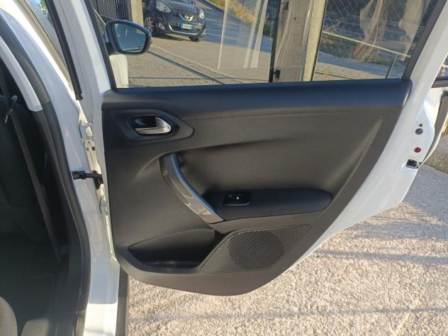 Peugeot 2008 PureTech 82 S&S Allure - 2019 - Foto 9