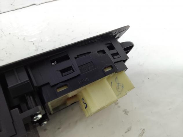 PULSANTIERA ANTERIORE SINISTRA HYUNDAI i20 Restyling Serie 299140228 (1820) - Foto 5