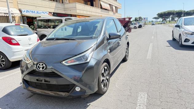 Toyota Aygo 1.0 VVT-i 72 CV 5 porte x-play LED NAVI KAMERA CERCHI 16 PDC BLUETOOTH - Foto 2