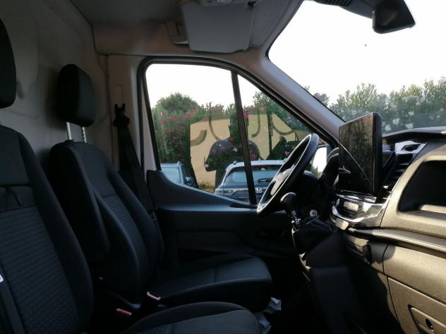 Ford Transit 350 fwd 2.0 ecoblue 130cv trend L2H2 - Foto 6