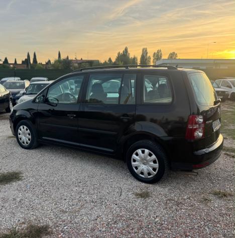 Volkswagen Touran 2.0 Trendline Ecofuel 7 P.ti - Foto 9