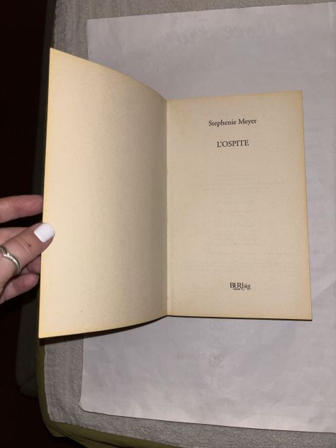 LIBRO ROMANZO FANTASCIENZA IN OTTIME CONDIZIONI:”L’OSPITE”(THE HOST)1’STAMPA S. - Foto 7