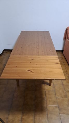 TAVOLO ROBUSTO ALLUNGABILE IN LEGNO - Foto 3