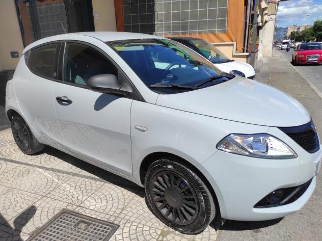 Lancia Ypsilon 2021 1.0 hybrid ubs aux bluetooth - Foto 2