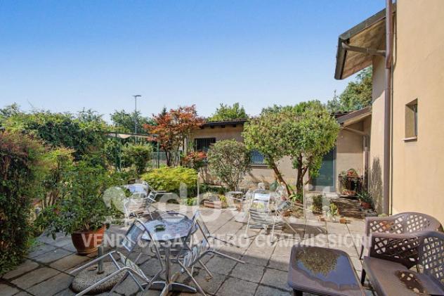 Casa indipendente di 900 m² con più di 5 locali e posto auto in vendita a San Zenone al Lambro - Foto 11