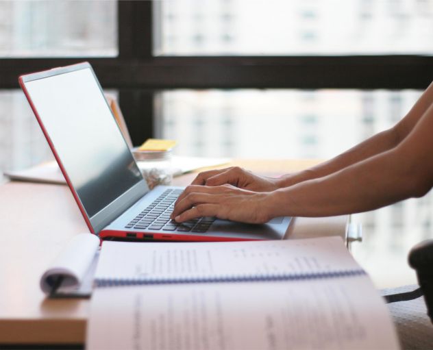 Tesi e Tesine: Correzione Bozze e Supporto alla Scrittura