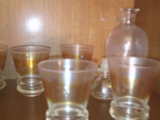 Bicchieri antichi in oro e vetro