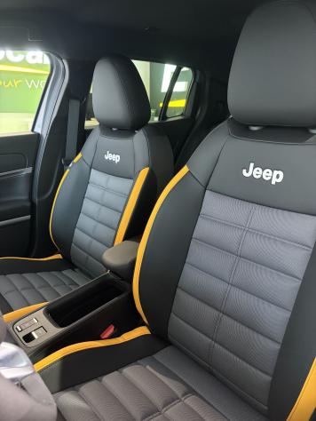 Jeep Avenger 4xe Hybrid 1.2 MHEV 4xe The North Face - Foto 5
