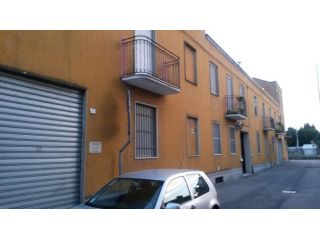 trilocale ammobiliato libero subito da condividere con altra persona