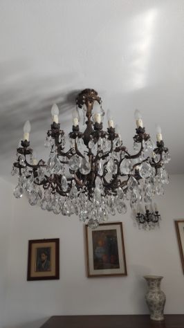 Un lampadario a soffitto - Foto 4