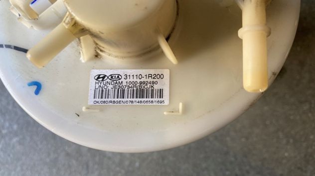 Pompa benzina Kia Rio 1.2 del 2015 (31110-1R200) - Foto 4