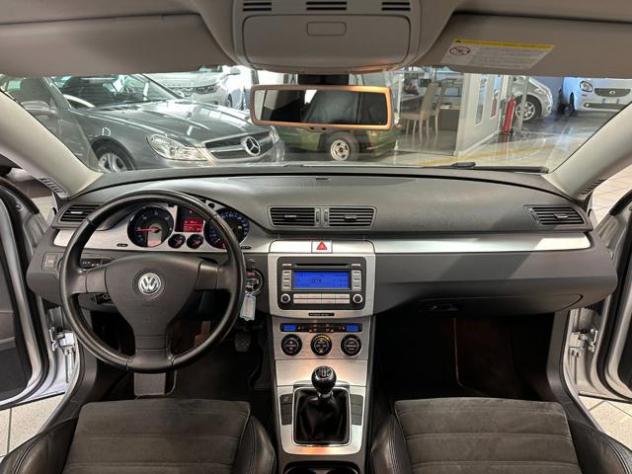 VOLKSWAGEN Passat 2.0 16V TDI Variant Highline rif. 24055700 - Foto 8