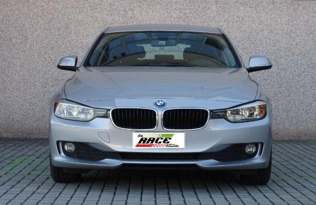 BMW Serie 3 318d Touring Business aut. - Foto 2