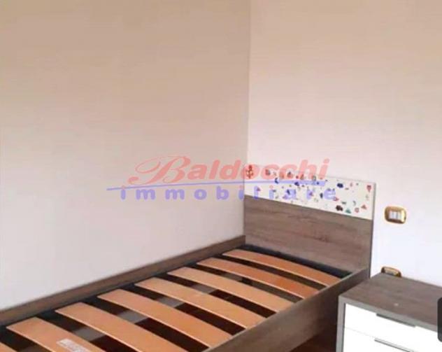 ZONA SEMICENTRALE - APPARTAMENTO TRILOCALE CON TERRAZZO E GARAGE - Foto 11