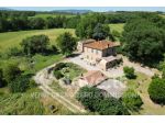 Rustico / Casale di 120 m² con 4 locali in vendita a Montepulciano
