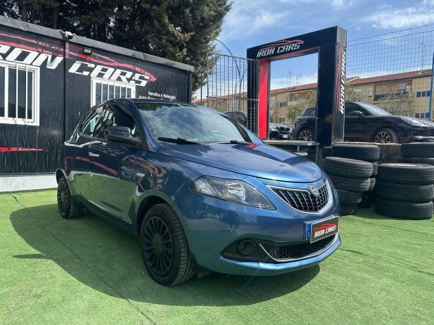 Lancia Ypsilon 1.0 FireFly 5 porte S&S Hybrid Silver - Foto 3