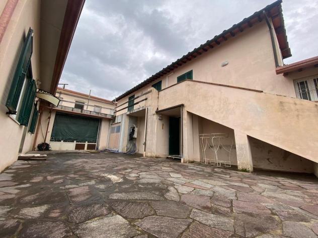 Stabile/Palazzo in vendita a Toringo - Capannori 540 mq Rif: 1229299