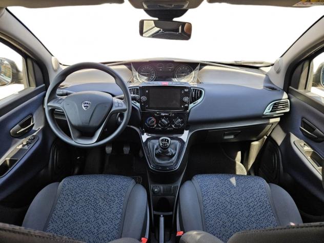 Lancia Ypsilon 1.0 FireFly 70cv Hybrid - Foto 10