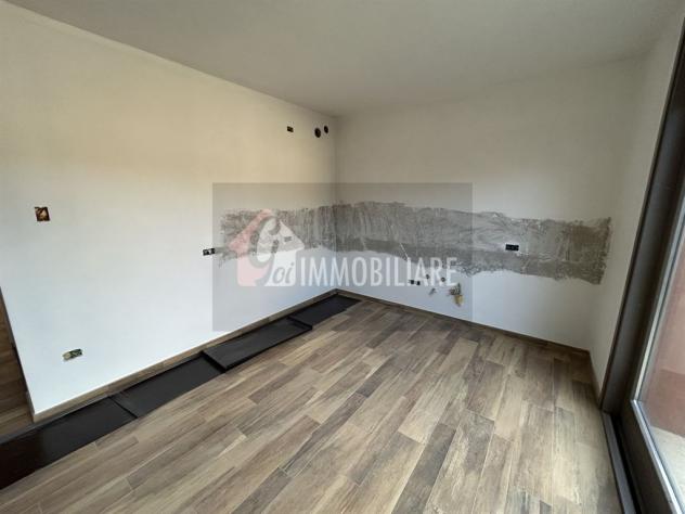 Elegante Trilocale Piano Terra con cortile Privato - Foto 18