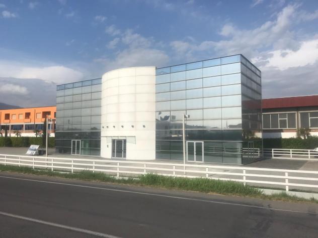 Locale comm.le/Fondo in vendita a Lammari - Capannori 810 mq Rif: 1396763