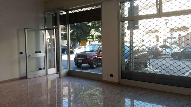 A000085 - NEGOZIO CENTRALE con MAGAZZINO - Foto 6