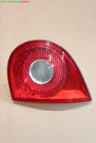 FANALE POST.D.(parte int.) VALEO  Parti elettriche  Fanaleria  Fanali  Fanale int. post. d VOLKSWAGEN - GOLF 5 - 01-11-2003 - 01-11-2008