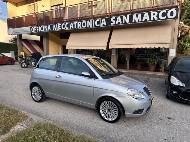 Lancia Ypsilon 1.2 8v Platino