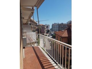 Trilocale in affitto a Alassio