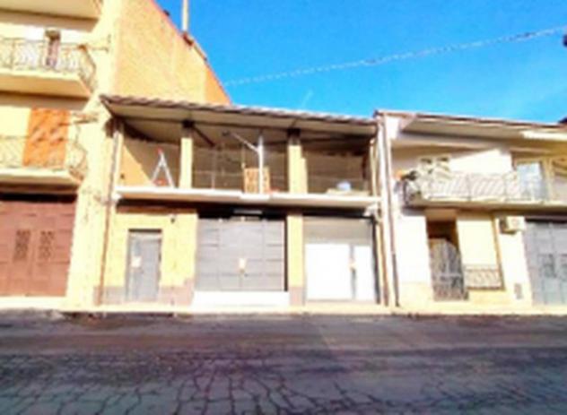 Immobile in asta di 116 m², box auto in vendita a Scordia - Foto 2