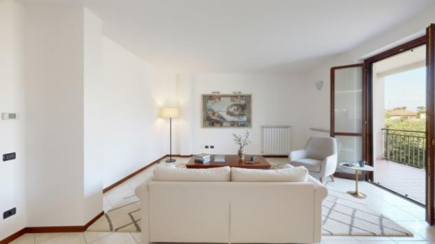 TRILOCALE al piano terra con GIARDINO, CANTINA e BOX AUTO DOPPIO - Foto 3