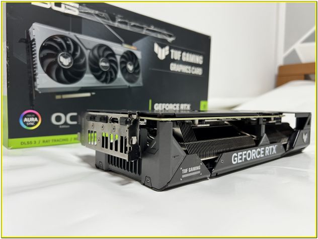 Scheda Video ASUS TUF Gaming RTX 4070 OC 12GB - Foto 2