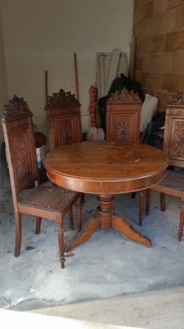 Tavolo e sedie in legno di noce - Foto 3