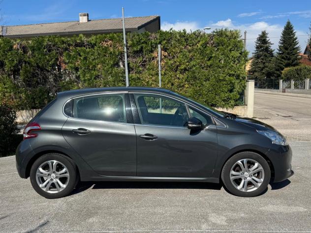 PEUGEOT 208 1.4 HDi 68 CV 5 Porte Allure NAVIGATORE 121.000 KM - Foto 4