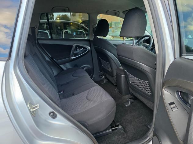 Toyota RAV4 Crossover 2.2 D-4D 150 CV Lounge 2wd - Foto 5