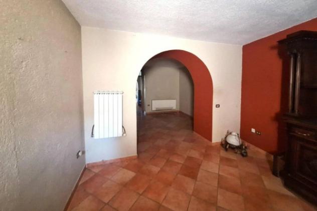 Immobile in asta di 228 m² con più di 5 locali e box auto in vendita a Gualdo Tadino - Foto 5