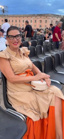 Donna cerca uomo Tel:3717462427