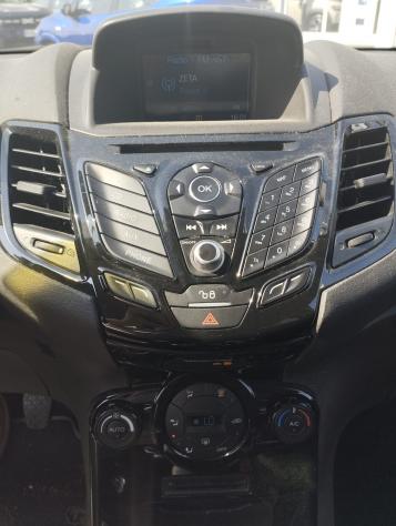 Ford Fiesta 1.4 5 porte Bz.- GPL Black & White Edition - Foto 8
