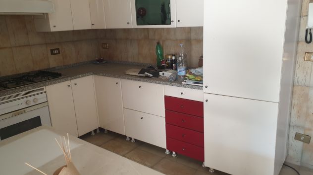 cucina completa di forno frigorifero tavolo sedie - Foto 3