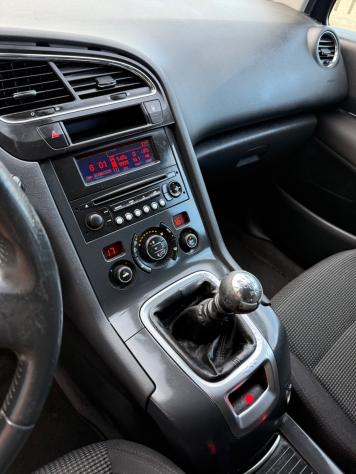 Peugeot 5008 2.0 HDi 150CV Business - Foto 9