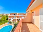 Attico bilocale vista mare con veranda e piscina – Badesi