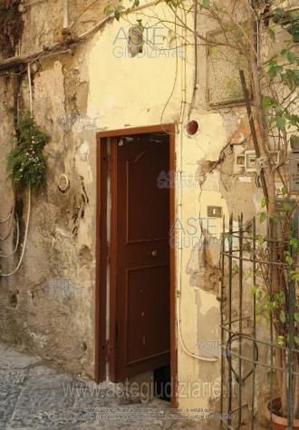 IMMOBILI-IMMOBILE RESIDENZIALE-Vico Santa Caterina a Formiello, 20/int 1, 80139 Napoli NA, Italia - Foto 2