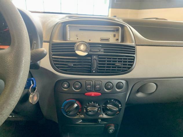 Fiat Punto 1.2i 16V cat 5 porte EL - Foto 9