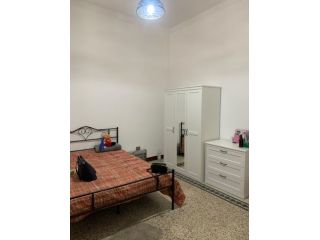 Affittasi a studentessa, camera ampia e luminosa