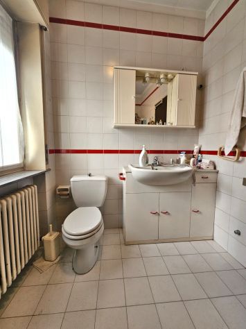 Spazioso quadrilocale con box, cantina e terrazza vivibile - Foto 6
