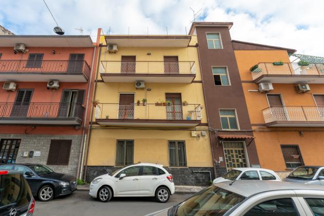 Pentalocale in vendita a Catania