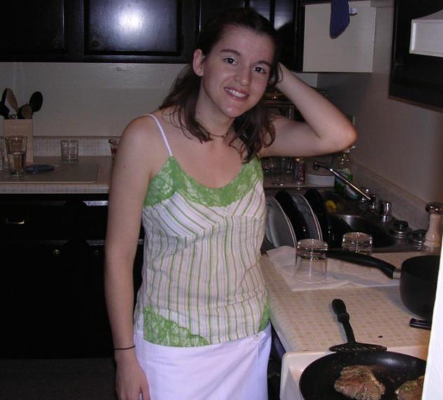 Donna di Pistoia, 25 anni.  Fisico Normale Tel: