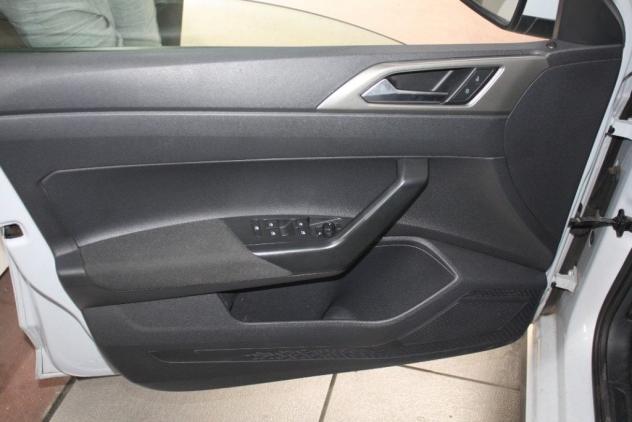 Volkswagen Polo 1.0 TSI 5p. Sport DSG 95 CV - Foto 9